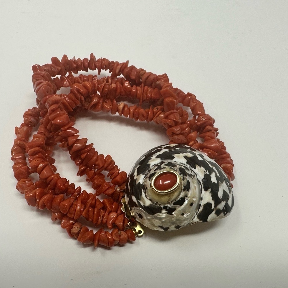 Beautiful Coral and Shell Bracelet - Picture 6 of 6